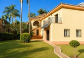 Xalet independent amb terreny en venda a Estepona ref.: TR232316 foto