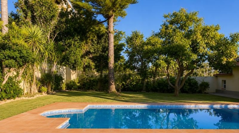 Málaga - Estepona - 2000m2