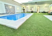 Chalet independiente con terreno en venta en la España, Dos Hermanas, ref: TR414536 foto