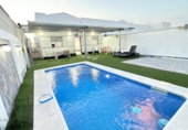 Chalet independiente con terreno en venta en la España, Dos Hermanas, ref: TR414536 foto
