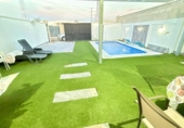 Chalet independiente con terreno en venta en la España, Dos Hermanas, ref: TR414536 foto