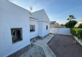Chalet independiente con terreno en venta en la España, Torrevieja, ref: TR414588 foto