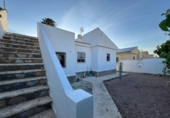 Chalet independiente con terreno en venta en la España, Torrevieja, ref: TR414588 foto