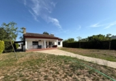 Chalet independiente con terreno en venta en la España, Aznalcázar, ref: TR414624 foto
