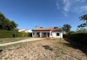 Chalet independiente con terreno en venta en la España, Aznalcázar, ref: TR414624 foto