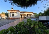Chalet independiente con terreno en venta en la España, Chiclana de la Frontera, ref: TR414631 foto