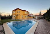 Chalet independiente con terreno en venta en la España, Bollullos de la Mitación, ref: TR414662 foto