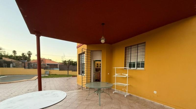 Seville - Bollullos de la Mitación - 323m2