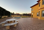Chalet independiente con terreno en venta en la España, Bollullos de la Mitación, ref: TR414662 foto