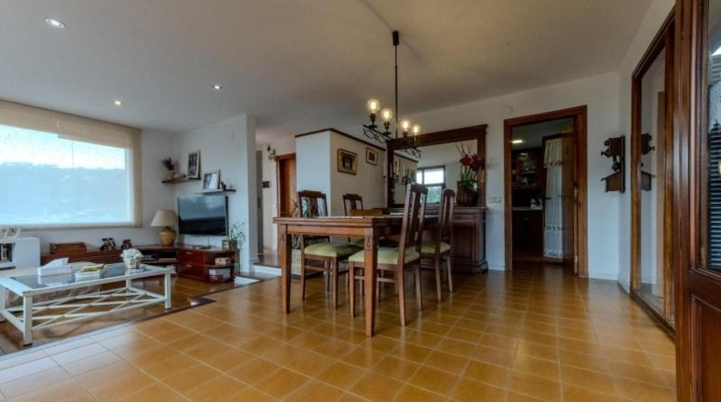 Барселона - Castellar del Vallès - 2158m2