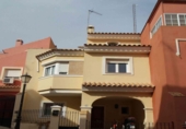Chalet adosado con terreno en venta en la España, Castilleja de Guzmán, ref: TR414448 foto