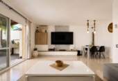 Chalet adosado con terreno en venta en Castellbisbal ref: TR414447 foto