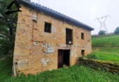 Chalet independiente con terreno en venta en la España, Villacarriedo, ref: TR414750 foto