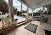 Chalet independiente con terreno en venta en la España, Casinos, ref: TR414798 foto