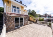 Chalet independiente con terreno en venta en la España, Estación de El Espinar, ref: TR414830 foto