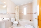 Chalet independiente con terreno en venta en la España, Estación de El Espinar, ref: TR414830 foto
