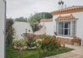 Chalet independiente con terreno en venta en la España, Chiclana de la Frontera, ref: TR414837 foto