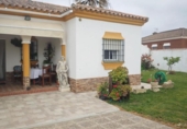 Chalet independiente con terreno en venta en la España, Chiclana de la Frontera, ref: TR414837 foto