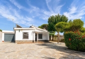 Chalet independiente con terreno en venta en la España, Chiclana de la Frontera, ref: TR414853 foto