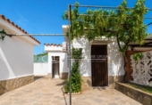 Chalet independiente con terreno en venta en la España, Chiclana de la Frontera, ref: TR414853 foto