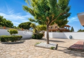 Chalet independiente con terreno en venta en la España, Chiclana de la Frontera, ref: TR414853 foto