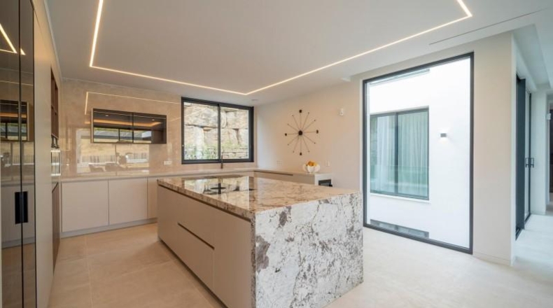 Málaga - Estepona - 1182m2