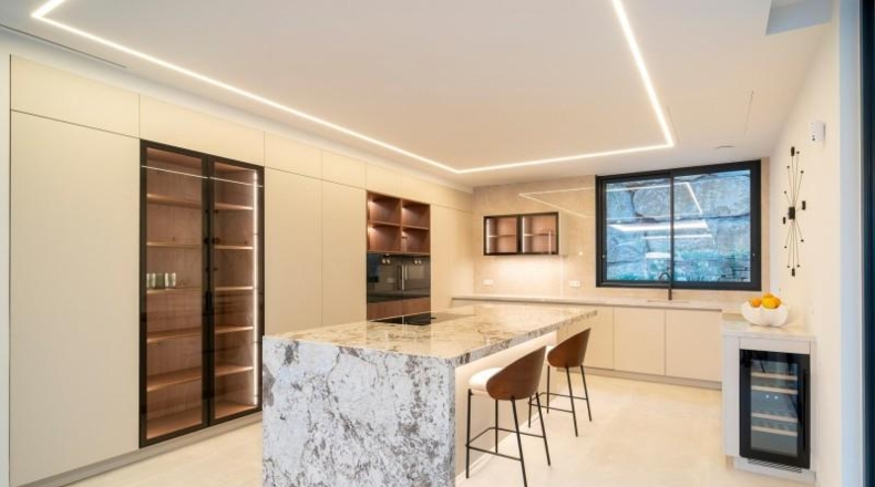 Málaga - Estepona - 1182m2