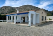 Chalet independiente con terreno en alquiler en la España, Aspe, ref: TR414894 foto