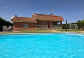 Chalet independiente con terreno en venta en la España, Nuevo Baztán, ref: TR404554 foto