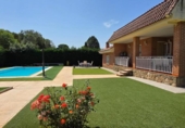Chalet independiente con terreno en venta en la España, Nuevo Baztán, ref: TR404554 foto