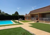 Chalet independiente con terreno en venta en la España, Nuevo Baztán, ref: TR404554 foto