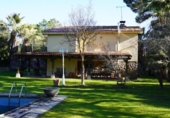 Chalet independiente con terreno en venta en la España, San Martín de Valdeiglesias, ref: TR162518 foto