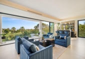 Chalet independiente con terreno en venta en la España, Marbella, ref: TR309819 foto