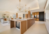 Chalet independiente con terreno en venta en la España, Marbella, ref: TR309819 foto