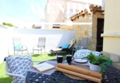Отдельно стоящий дом с участком на продажу в городе Oropesa del Mar Фото