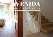 Отдельно стоящий дом с участком на продажу в городе Oropesa del Mar Фото