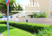 Отдельно стоящий дом с участком на продажу в городе Oropesa del Mar Фото