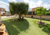 Chalet independiente con terreno en venta en la España, Móra d'Ebre, ref: TR414948 foto