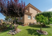Chalet independiente con terreno en venta en la España, Móra d'Ebre, ref: TR414948 foto