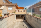 Chalet independiente con terreno en venta en la España, Móra d'Ebre, ref: TR414948 foto