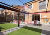 Chalet independiente con terreno en venta en la España, Fuensaldaña, ref: TR412136 foto