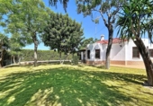 Chalet independiente con terreno en venta en la España, Espartinas, ref: TR411561 foto