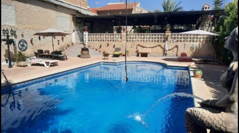 Alicante - Novelda - 566m2