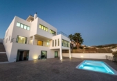 Chalet independiente con terreno en venta en la España, La Zubia, ref: TR363940 foto