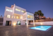 Chalet independiente con terreno en venta en la España, La Zubia, ref: TR363940 foto