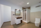 Chalet independiente con terreno en venta en la España, La Zubia, ref: TR363940 foto