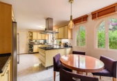 Chalet independiente con terreno en venta en la España, Marbella, ref: TR264837 foto