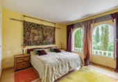 Chalet independiente con terreno en venta en la España, Marbella, ref: TR264837 foto