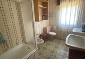 Chalet independiente con terreno en alquiler en la España, As Covas, ref: TR415497 foto