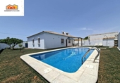 Chalet independiente con terreno en venta en la España, Chiclana de la Frontera, ref: TR415227 foto